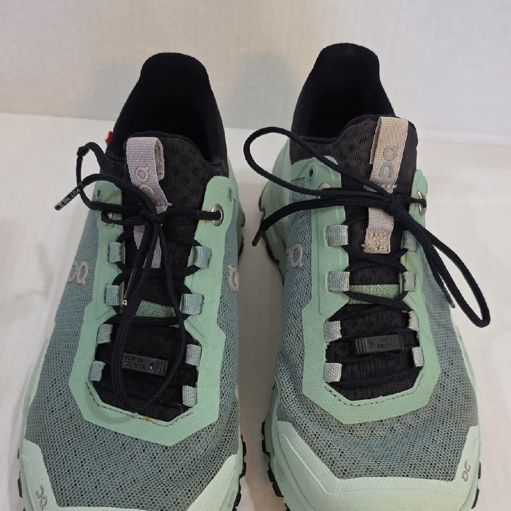On Running Women's Mint Green and Black Cloudventure Trail Shoes 7.5 - Picture 5 of 12